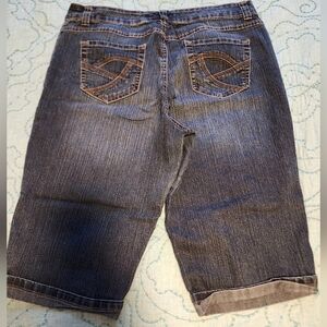 Nine West women's jean shorts sz 14  *222.14